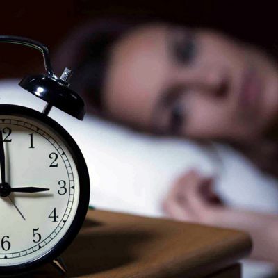 چندین راه کار ساده برای از بین بردن بی خوابی ناشی از درگیری ذهنی